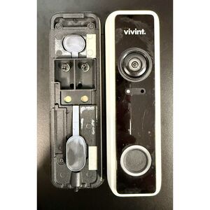 Vivint Doorbell Camera Pro HD VS-DBC300-WHT 1080p 180° Ultra Wide Lens